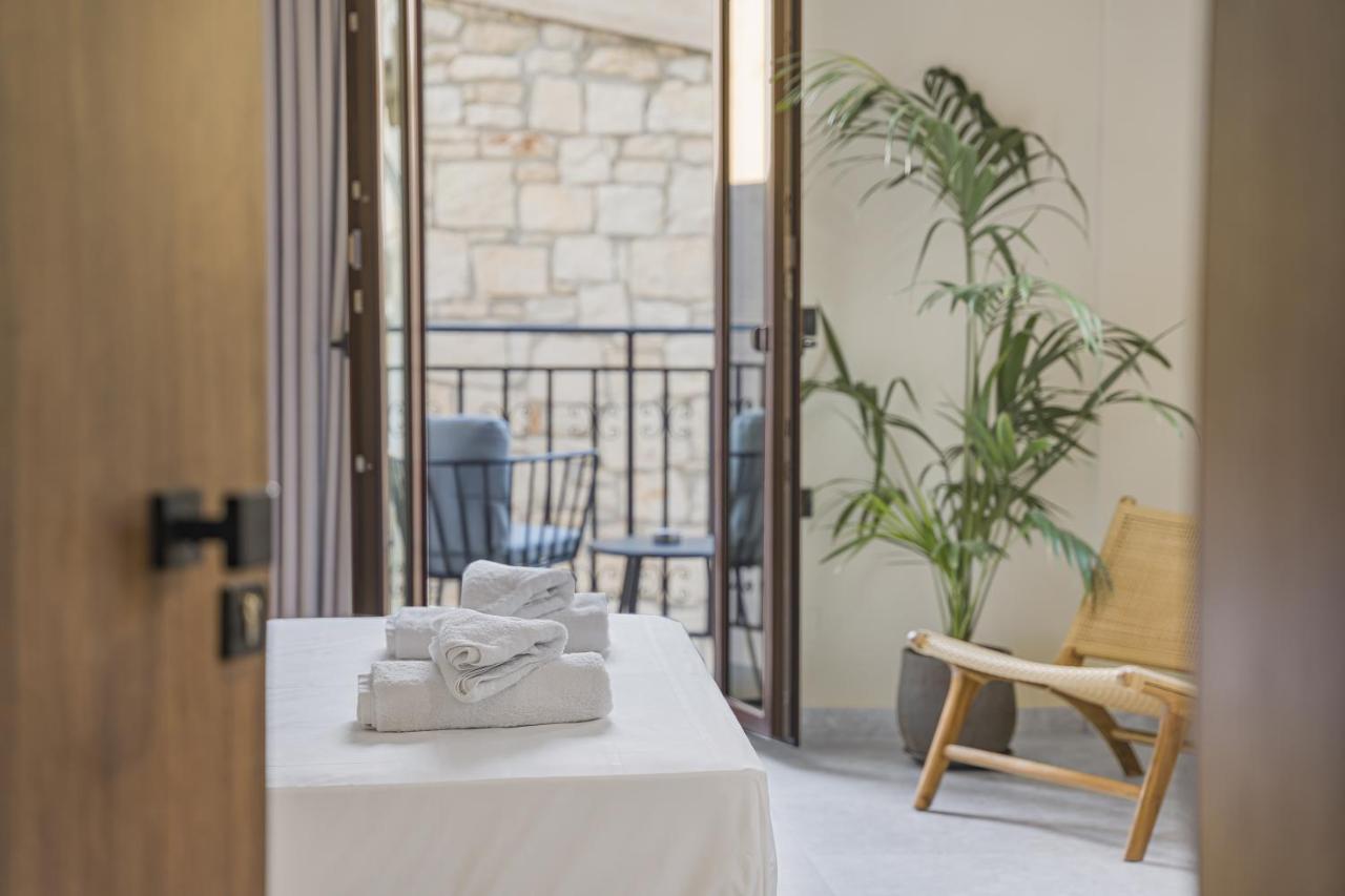 Achatis Suites 赫索尼索斯 外观 照片